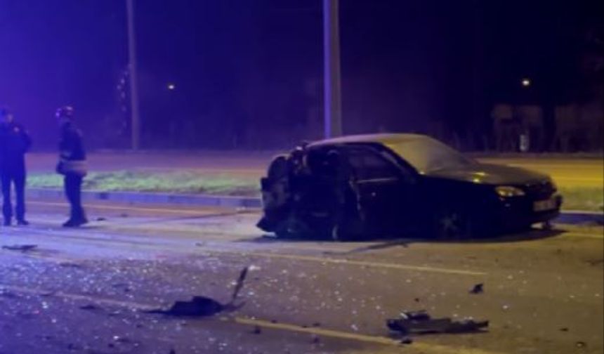 Korkunç Kaza! Karşı Şeride Geçip TIR'a Çarptı