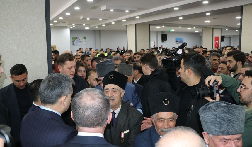 Bakan Çiftçi, Van'da bayramlaşma programlarına katıldı (2)