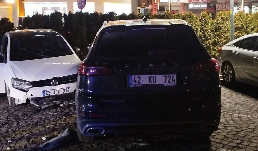 Bingöl'de otomobillerin çarpıştığı kaza kamerada