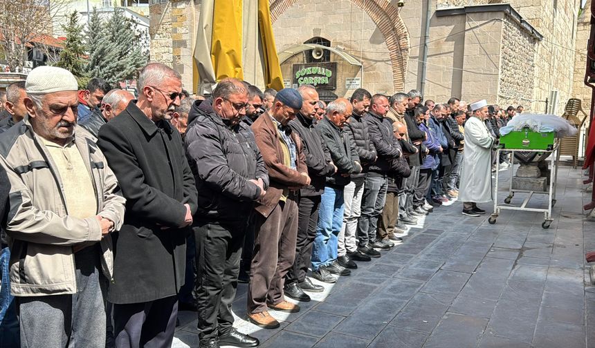 Boşanma aşamasındaki eşinin öldürdüğü Zeliha toprağa verildi