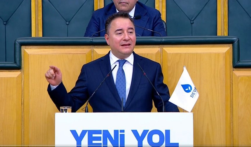 Babacan: Asgari ücret, çay ve simide bile yetmiyor
