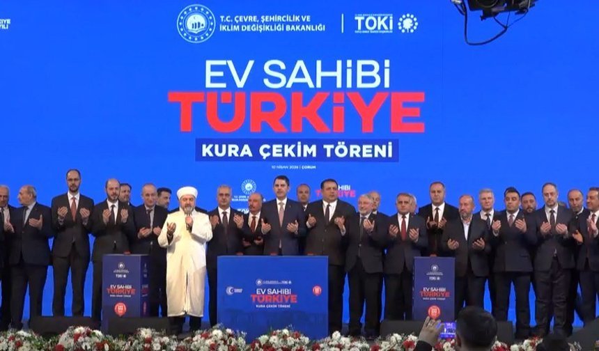 Bakan Kurum, Çorum'da 'Ev Sahibi Türkiye' kura çekim törenine katıldı