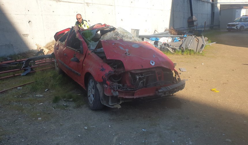 Kontrolden çıkan otomobil 20 metre yükseklikten düştü