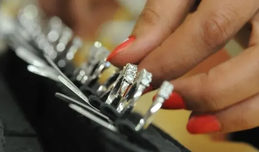 Kıymetli Taşlara Yüzde 20 ÖTV Meclis’ten Geçti