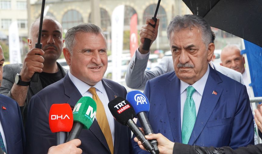 Bakan Bak, memleketi Rize'de geleneksel bayramlaşma törenine katıldı