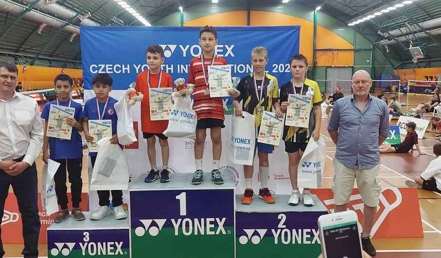 Depremzede Kerem, badmintonda uluslararası turnuvada şampiyon oldu