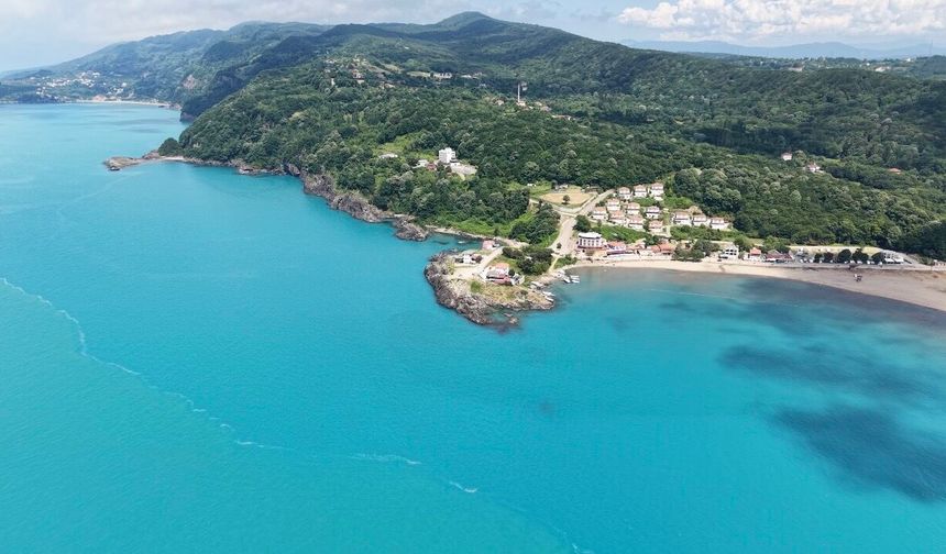 Karadeniz'de turkuaz ve mavi bir arada
