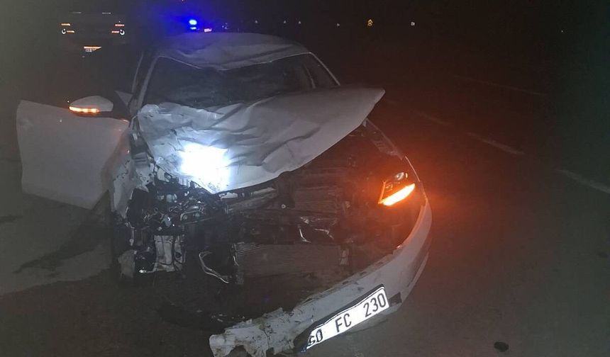 Tokat'ta otomobilin çarptığı motosikletteki 2 kişi öldü