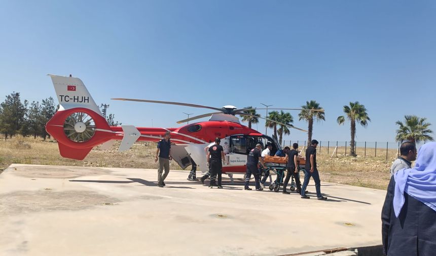 Şırnak'ta kazada yaralanan kişi, ambulans uçakla Şanlıurfa'ya sevk edildi