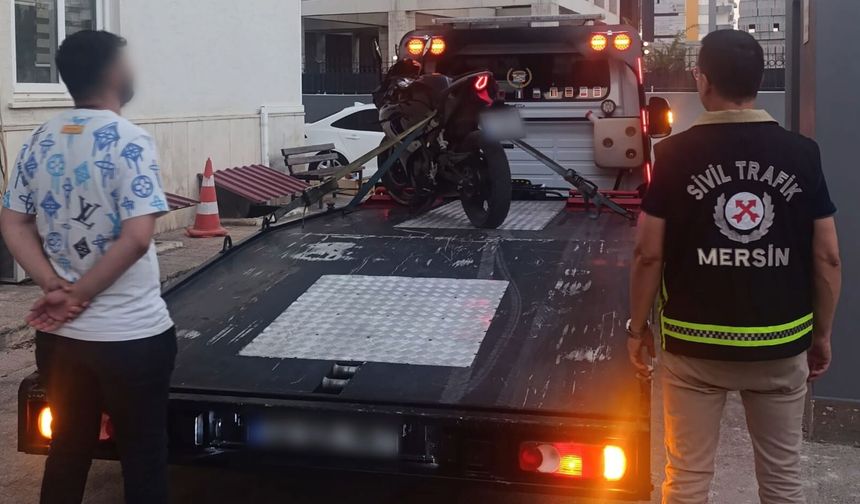 Bisiklet ve yaya yolunda motosiklet kullanan aday sürücünün ehliyeti iptal edildi