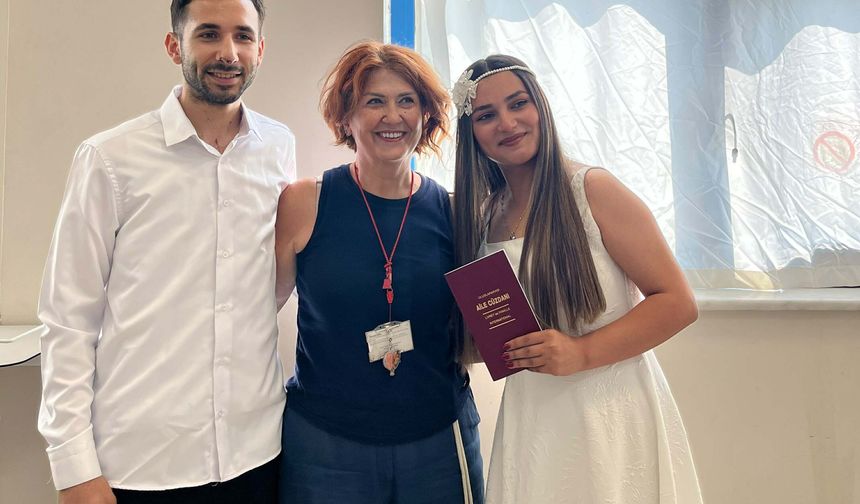 Tedavi gördüğü hastanede evlendi