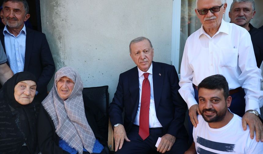 Cumhurbaşkanı Erdoğan, Rize'de komşularını ziyaret etti
