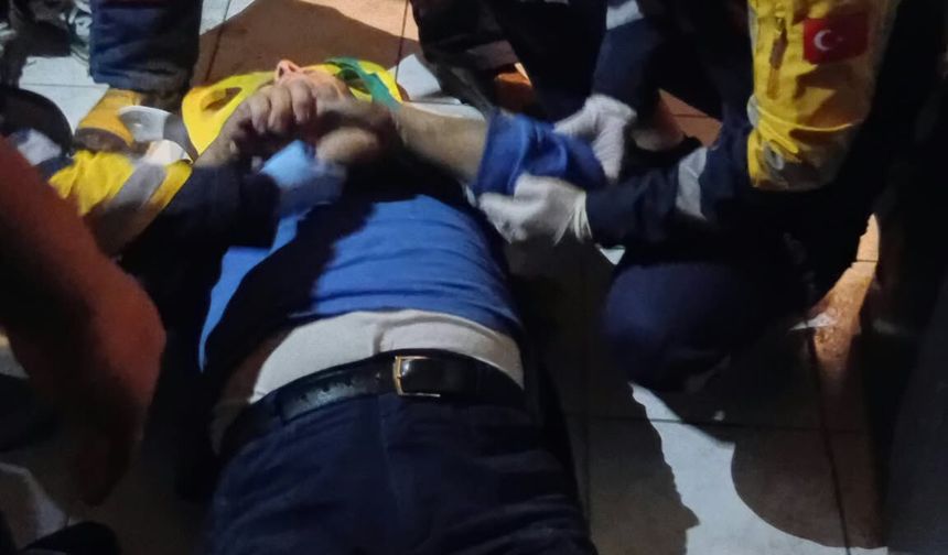 İş hanının asansörü düştü: 1 yaralı