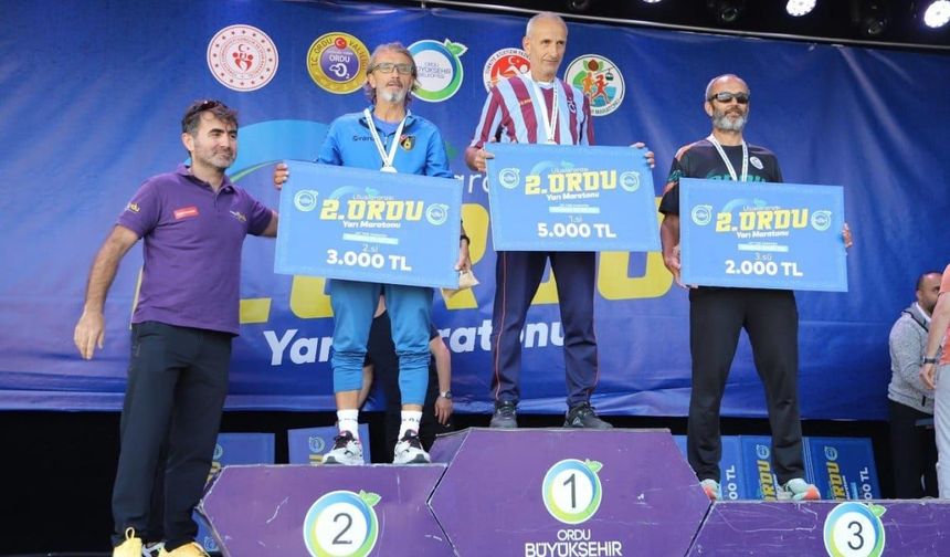 Ordu'da 'Uluslararası 2'nci Ordu Yarı Maratonu' düzenlendi