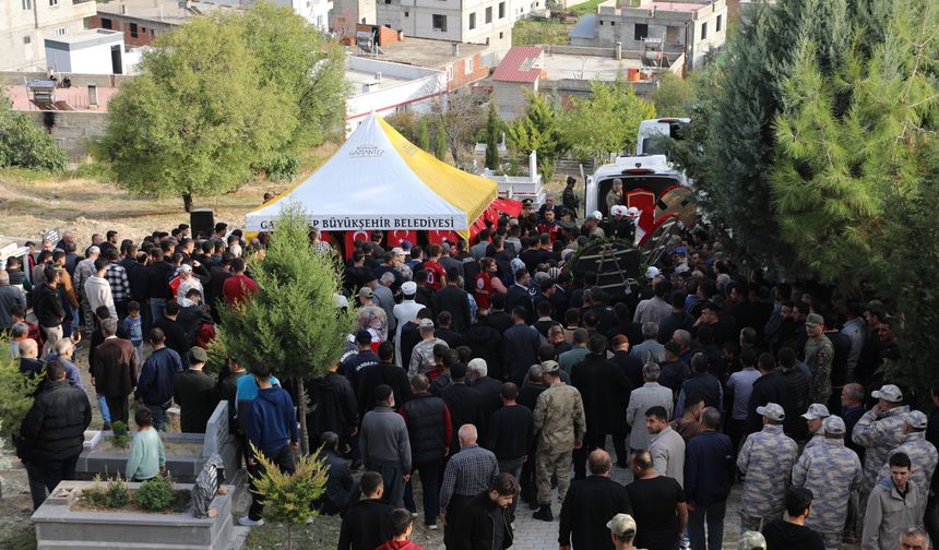 Şehit uzman çavuş, son yolculuğuna uğurlandı