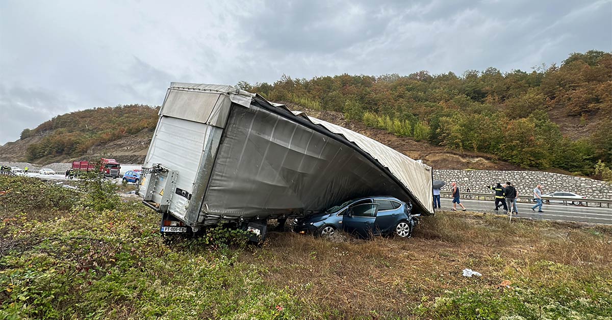 Samsun Trafik Kazasi 3Olu 4