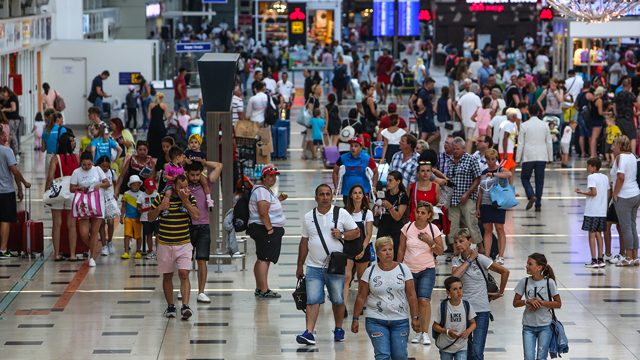 Turist Alman Rekor Antalya 1