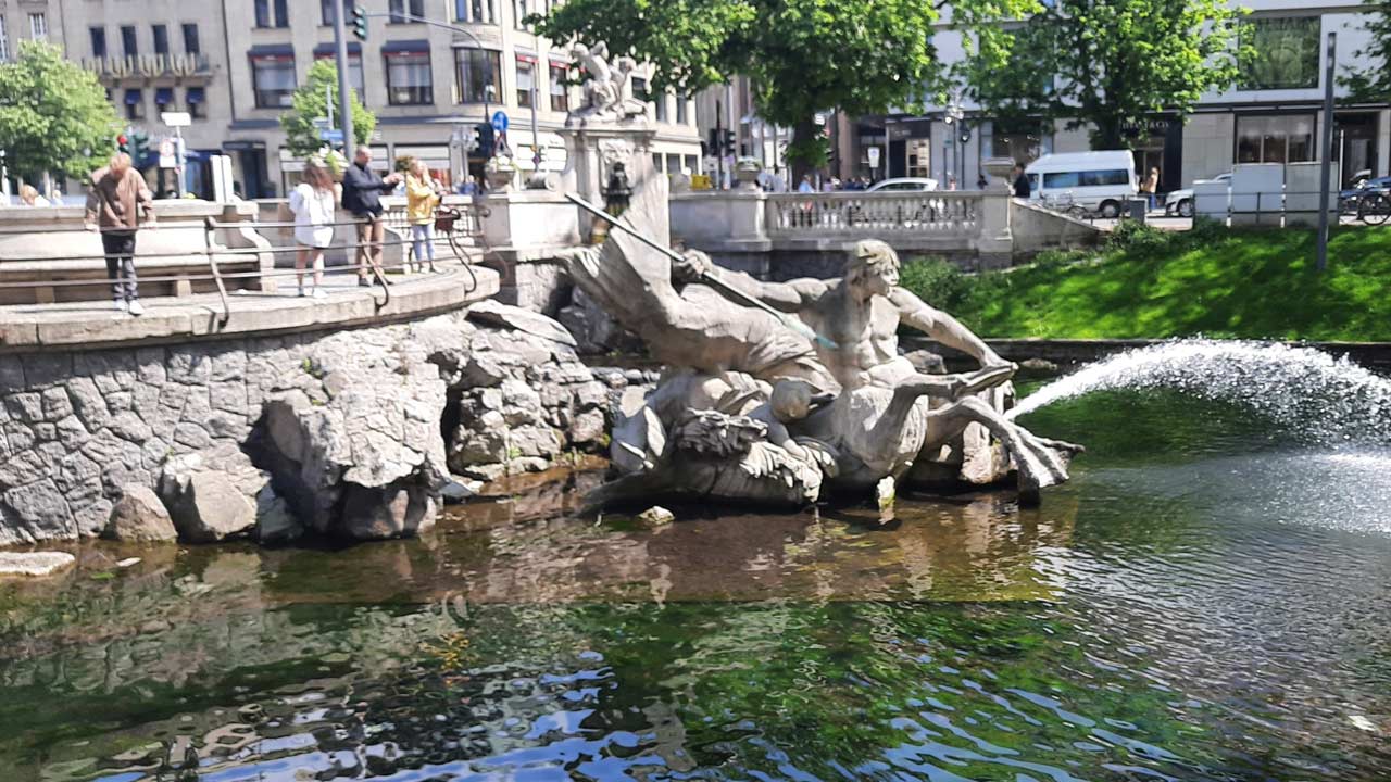 Burak Sisik Dom Kadatrali 3