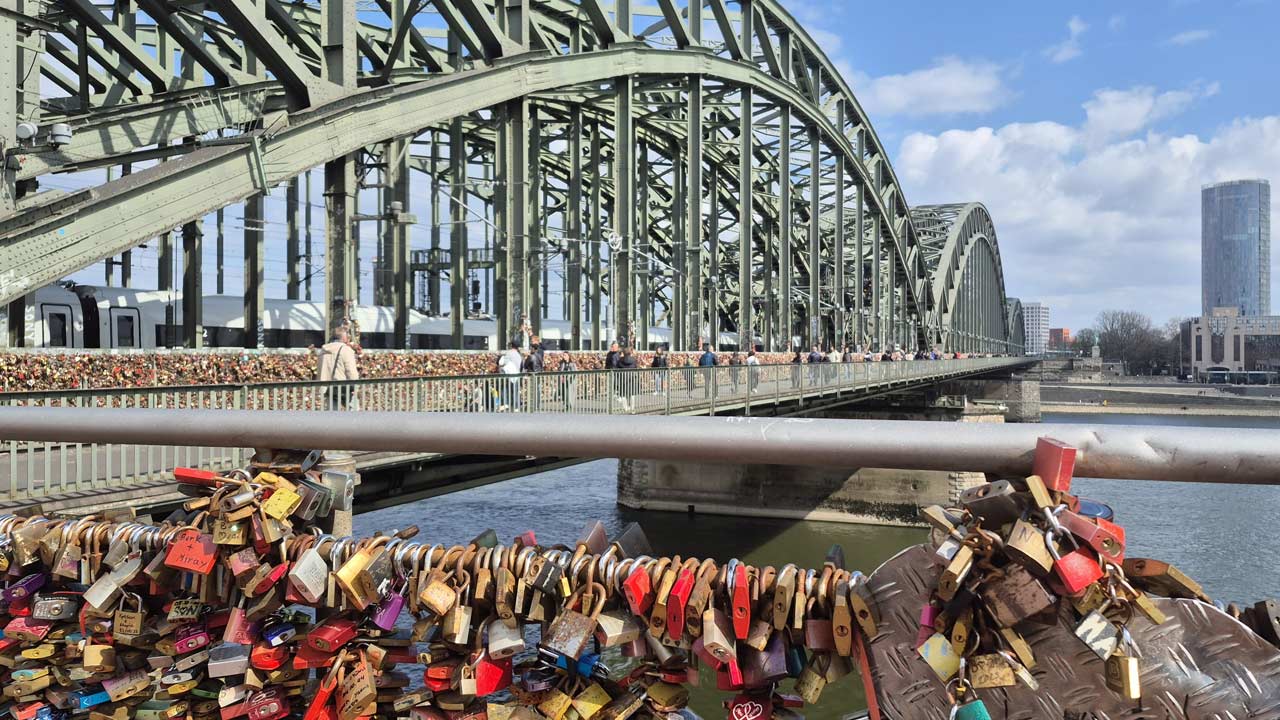 Burak Sisik Dom Kadatrali 7