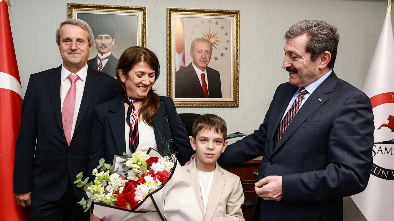 Samsun Valisi Makam Ogrenci 2