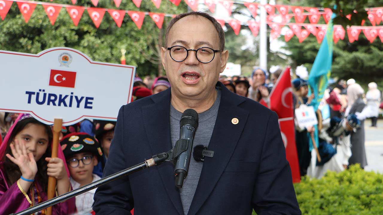 Turk Dunyasi Cocuk Festivali Ilyas Topsakal 2