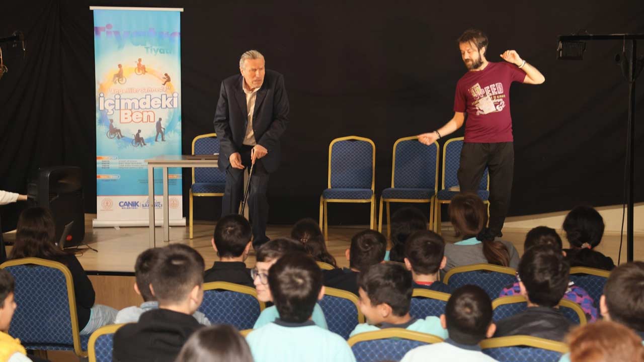 Canik Tiyatro Icimdeki Ben 5