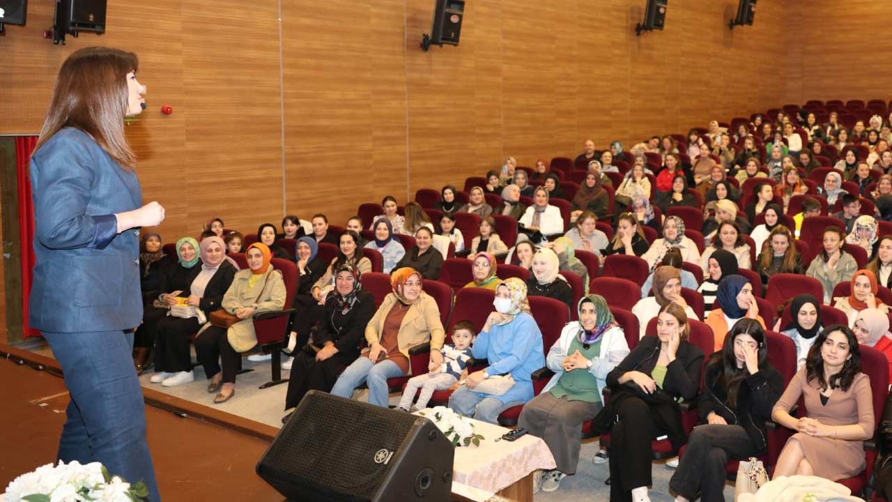 Dilek Cesur Buyuksehir Isigi 2