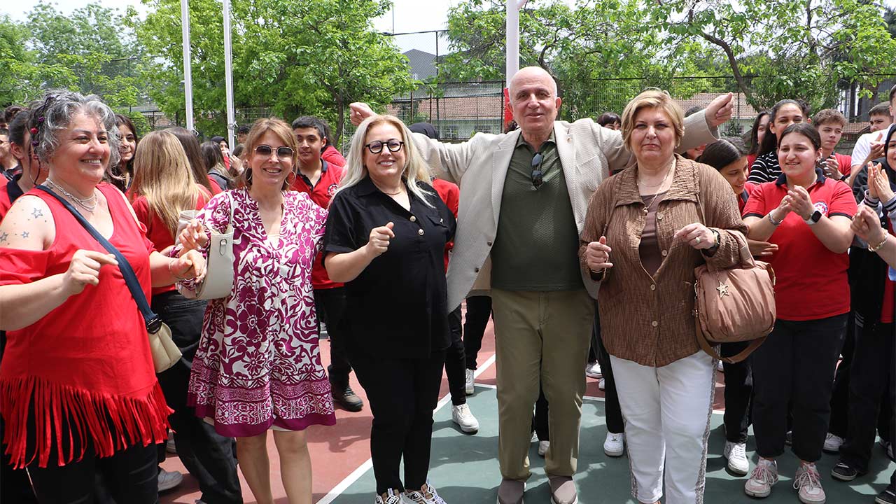 Samsun Emekli Ogretmen Izmir Marsi 2