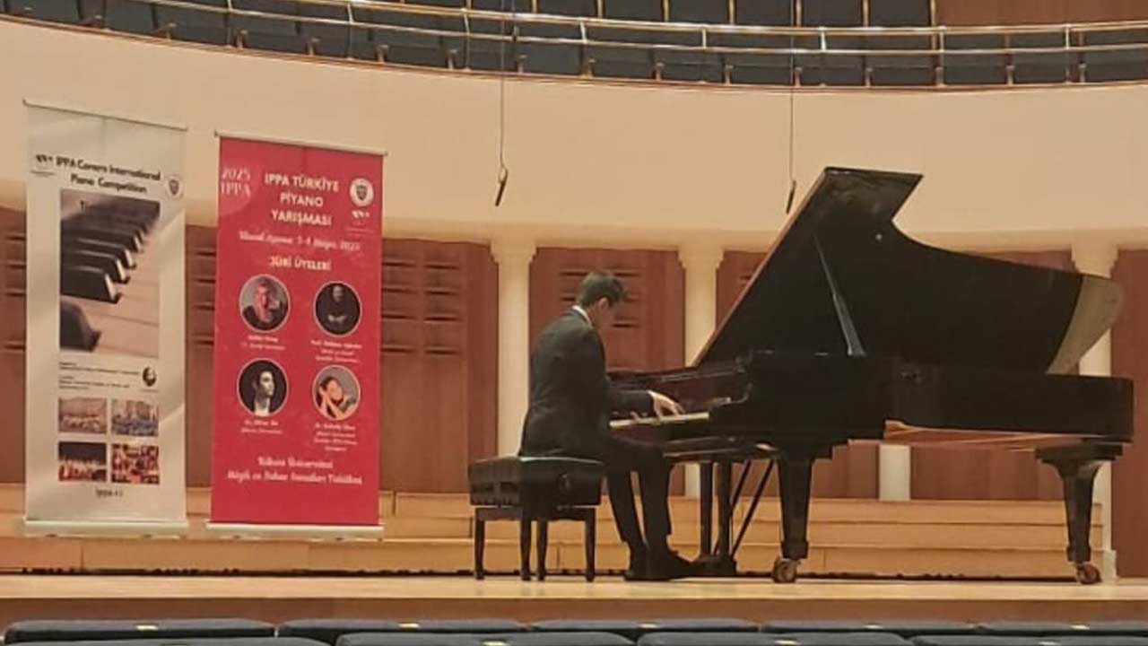 Samsun Piyanist Yigit Yuksel 6