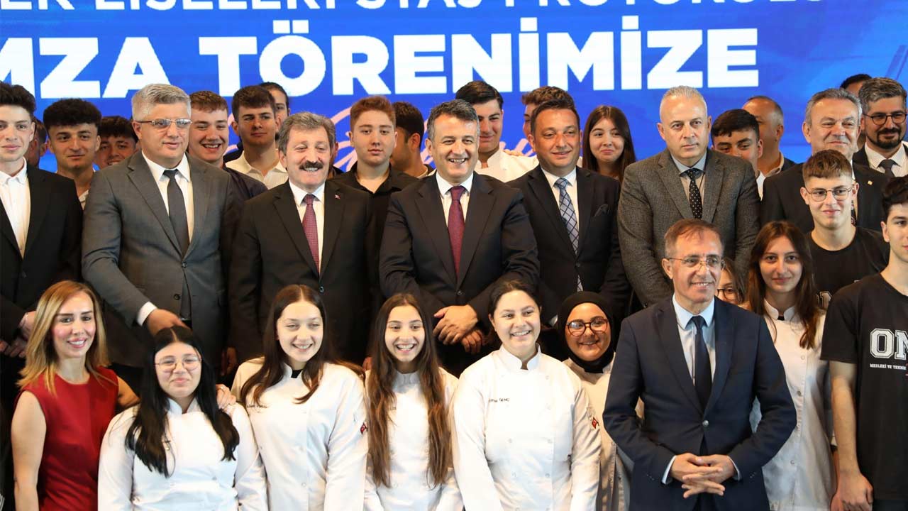 Samsun Valisi Tavli Genclere Cagri 4