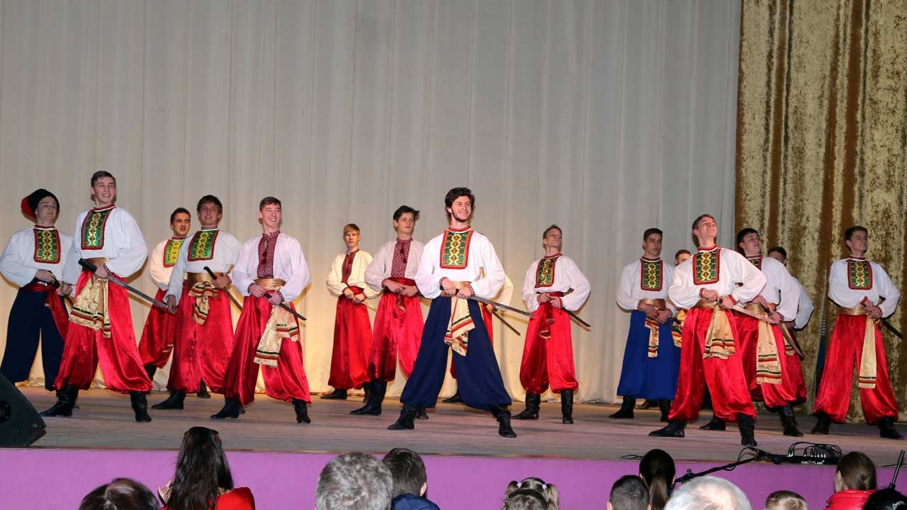 Halk Oyunlari Festivali 3