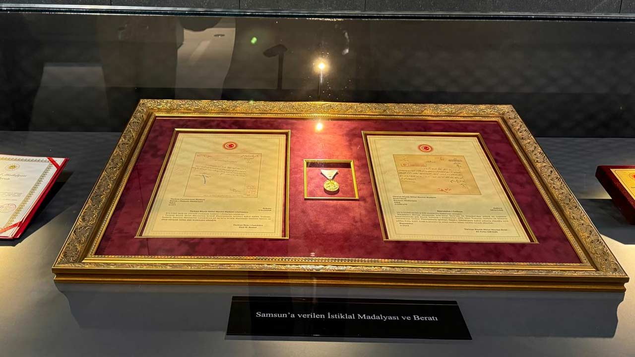 Vali Tavli Muze Samsun Istiklal Madalyasi 2
