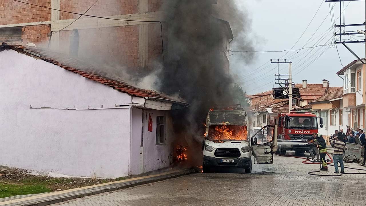 Vezirkopru Minibus Yangin 3