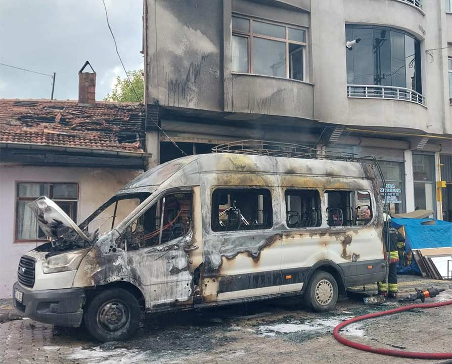 Vezirkopru Minibus Yangin 4