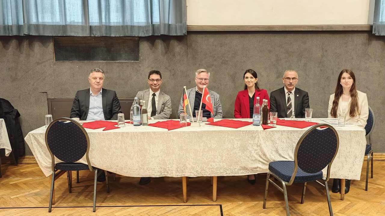 Ausburg Samsunspor Almanya 6