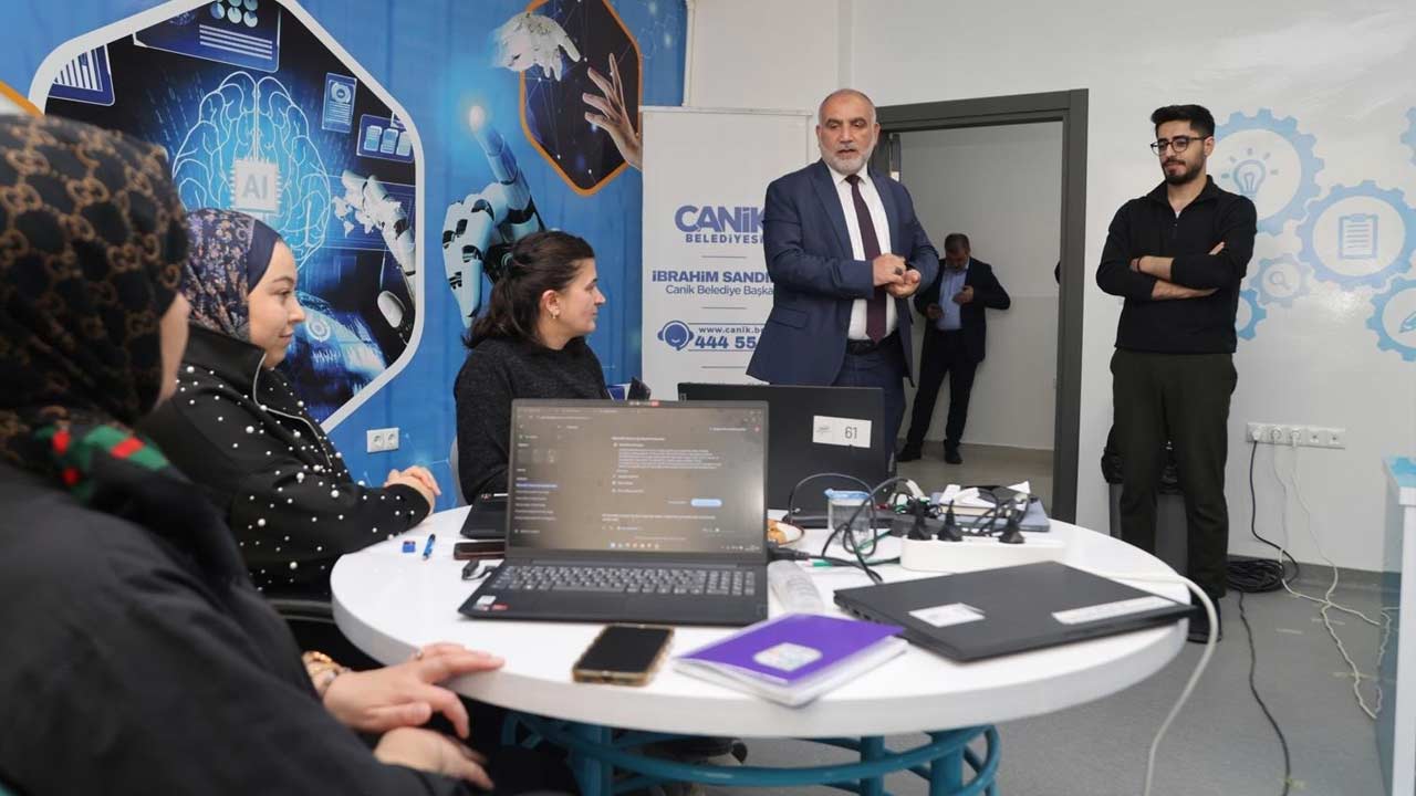 Canik Kadin Yapay Zeka 4