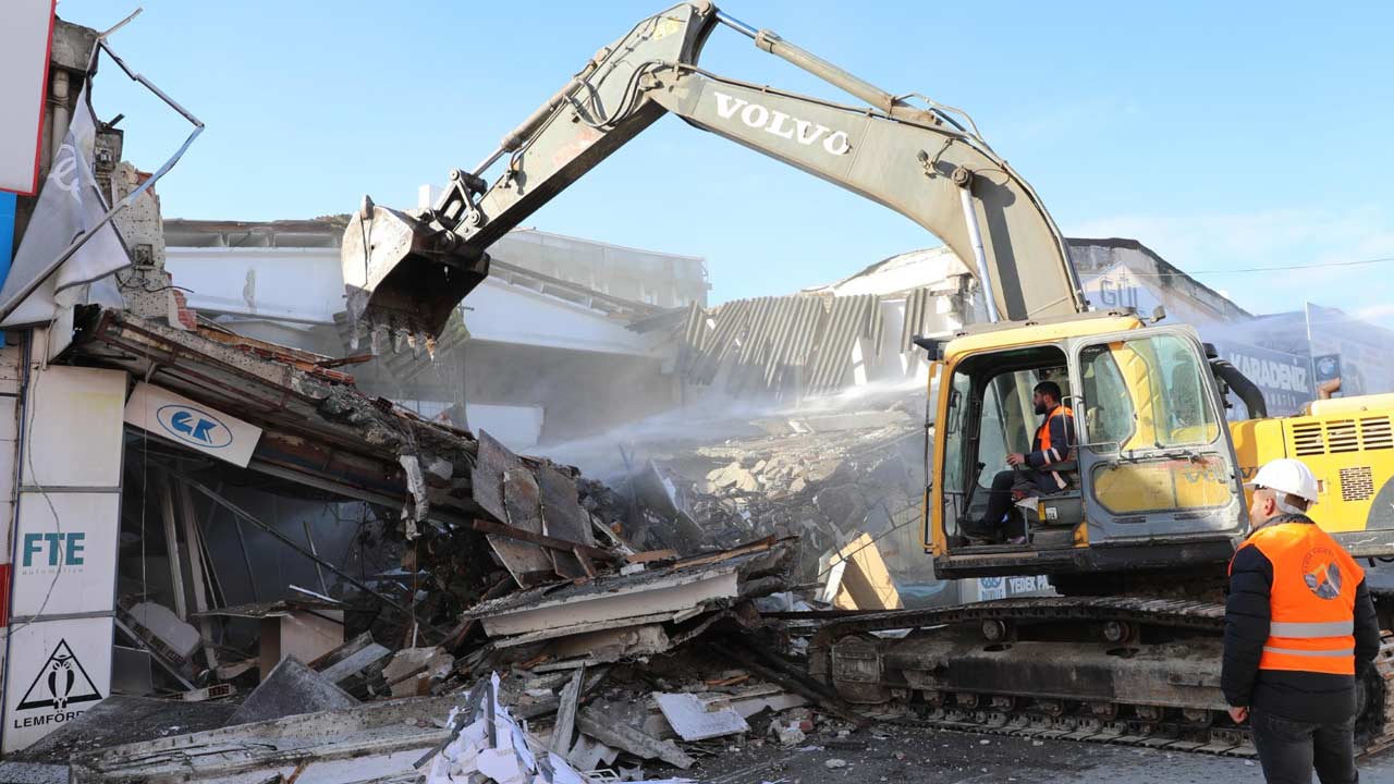 Gulsan Sanayi Sitesi Donusum Yikim 3