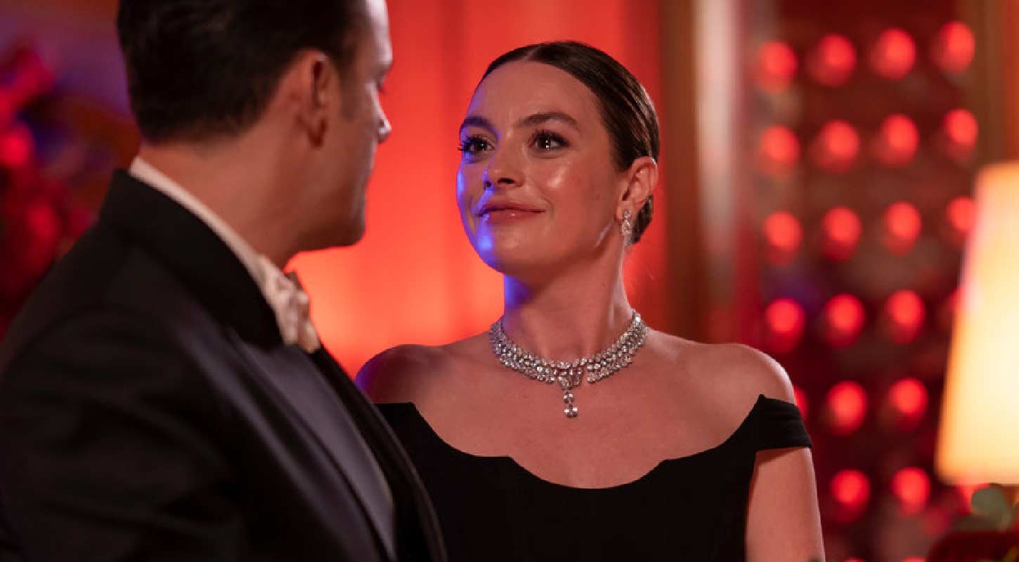 Melis Sezen Elleri Kirmizi 2