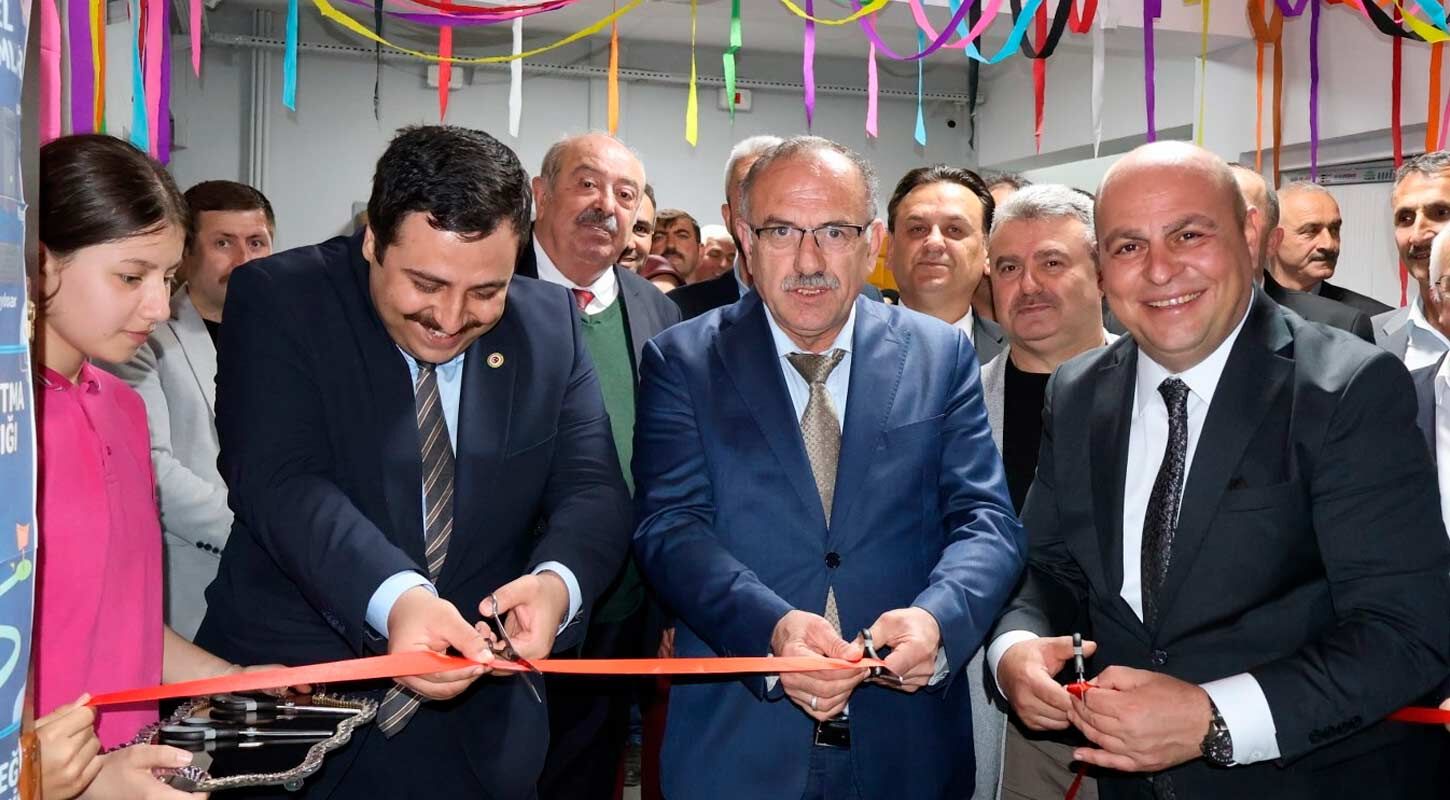 Carsambalilar Vakfi Bilisim Sinifi 4