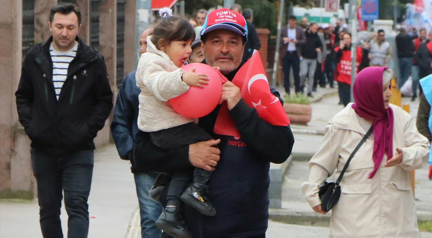 Samsun 1 Mayis Cumhuriyet Meydani Kutlama 2