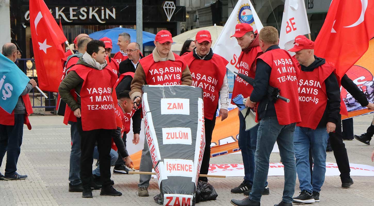 Samsun 1 Mayis Cumhuriyet Meydani Kutlama 4