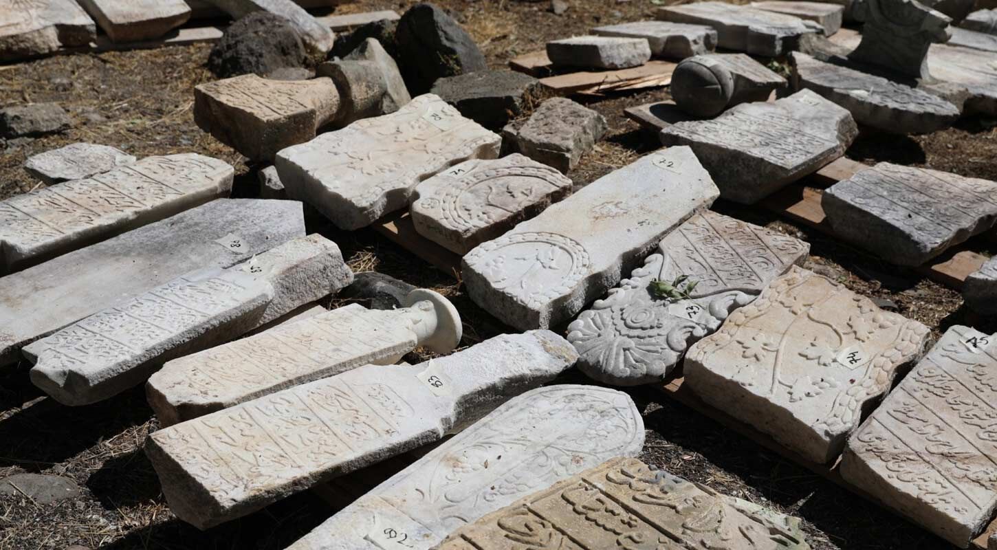 Seyyit Kutbettin Mezarligi Tarihi Mezar Taslari Restorasyon Calismasi 5