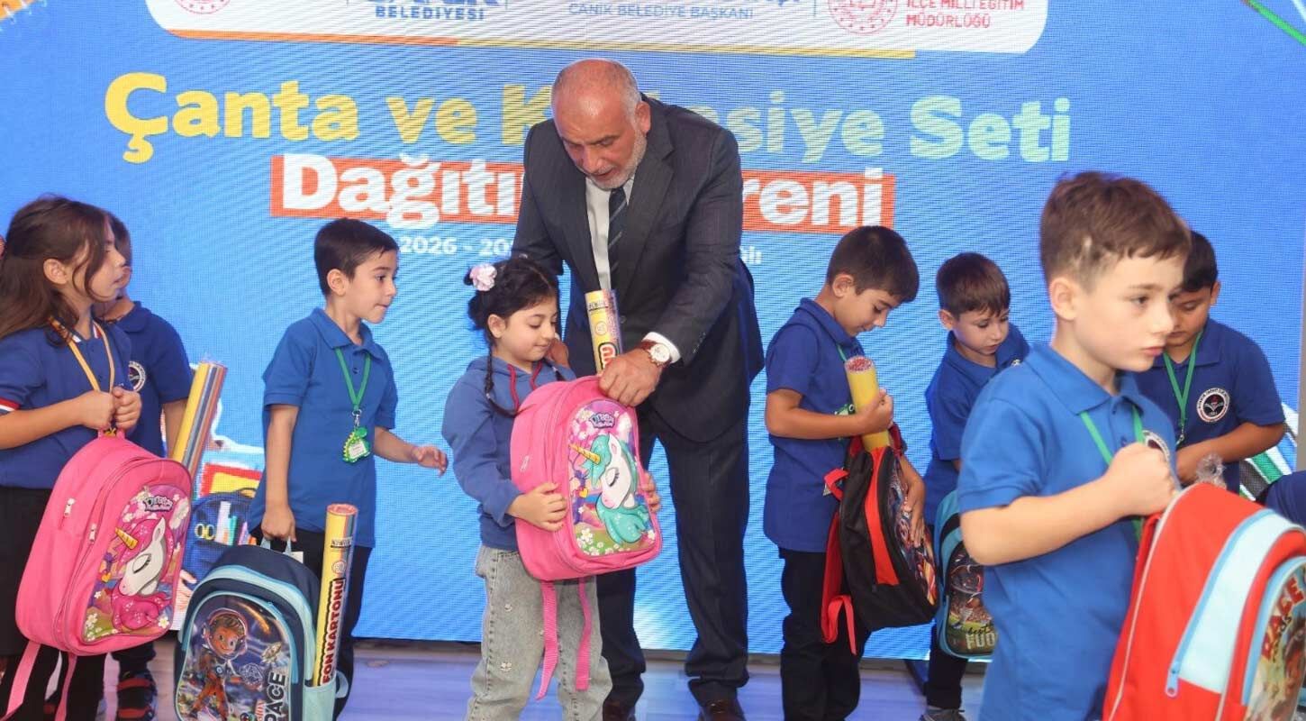 Canikte Birinci Siniflara Canta Ve Kirtasiye Destegi 2