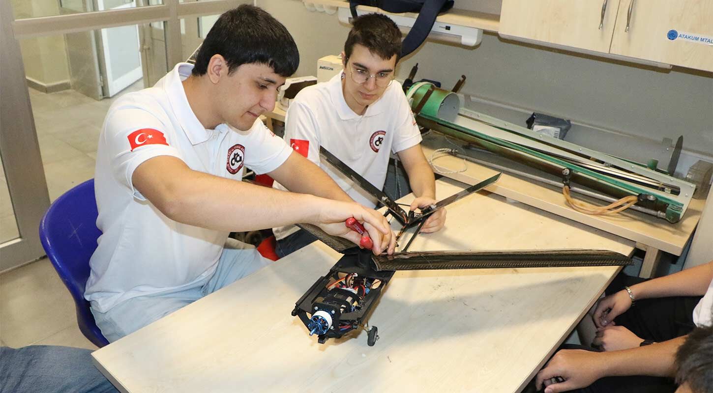 Samsun Atakum Mtal Ogrencilerinden Turkiyede Ilk Tasinabilir Iha 4