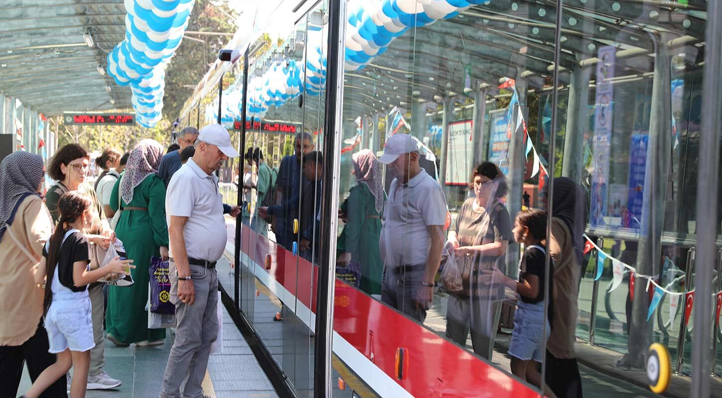 Samsuna Ucuncu Yeni Tramvay Geldi 5