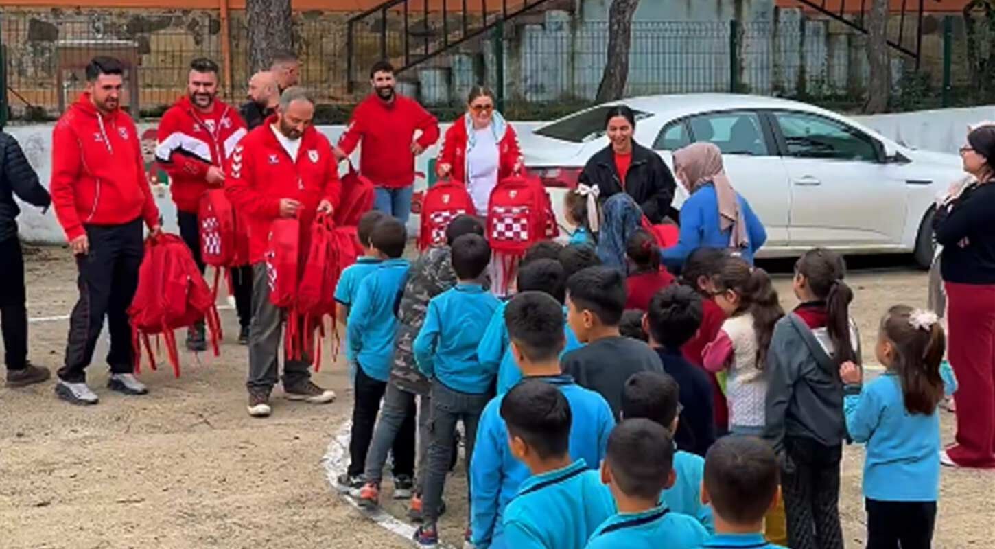 Samsunspor Sevgisi 100Den Fazla Cocuga Ulasti 3
